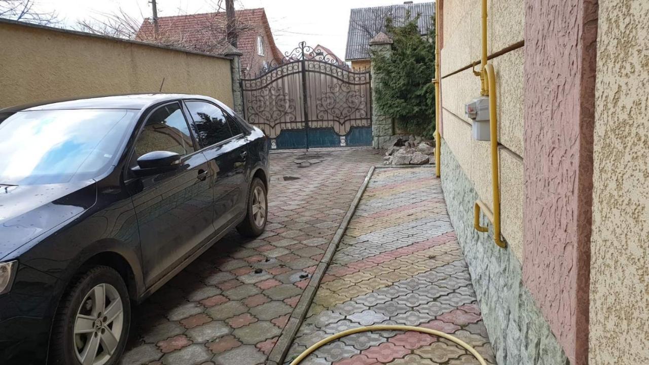 Viktoria Villa Uzjhorod Eksteriør bilde